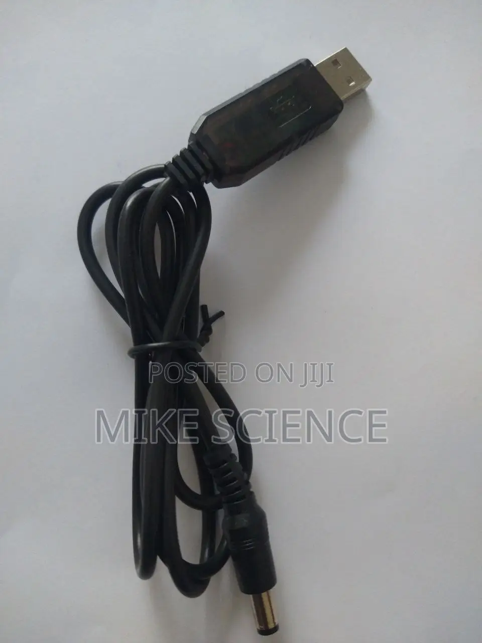 በፓወር ባንኮ ራውተር እና ሌሎች 12 ቮልት የሚጠቀሙ ቁሶችን ማብሪያ 5v to 12v Conve