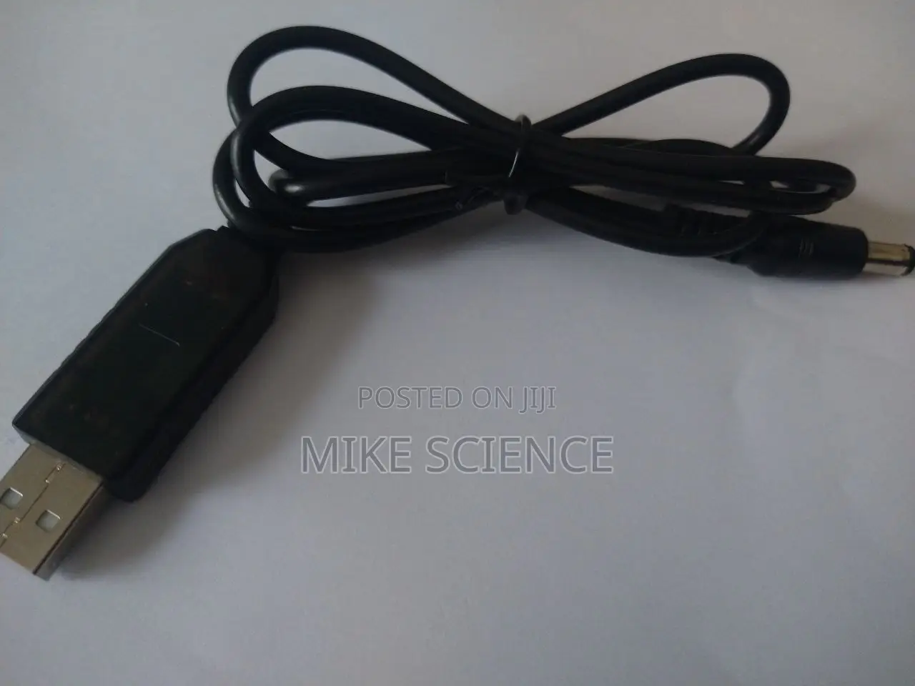 በፓወር ባንኮ ራውተር እና ሌሎች 12 ቮልት የሚጠቀሙ ቁሶችን ማብሪያ 5v to 12v Conve