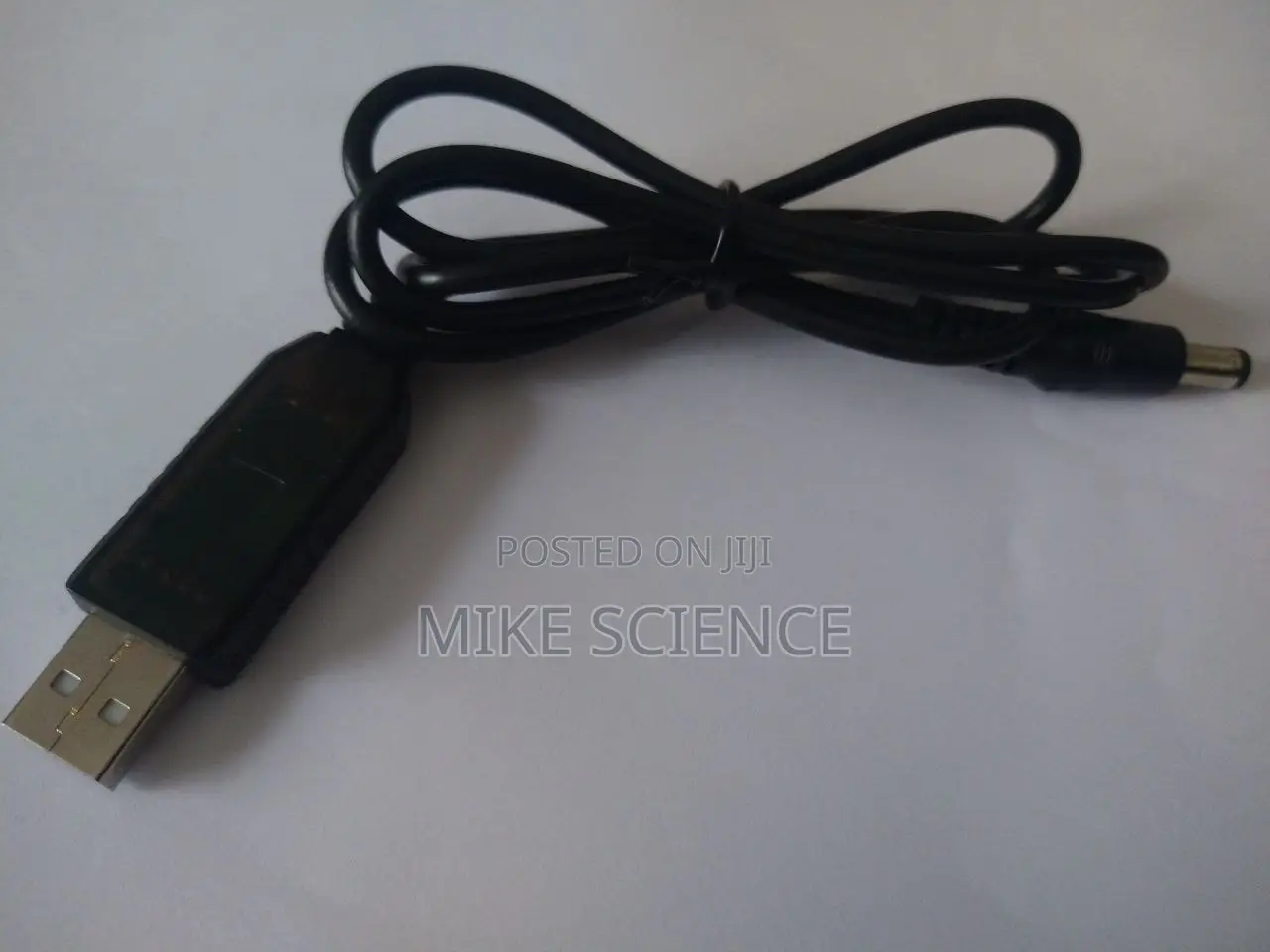 በፓወር ባንኮ ራውተር እና ሌሎች 12 ቮልት የሚጠቀሙ ቁሶችን ማብሪያ 5v to 12v Conve