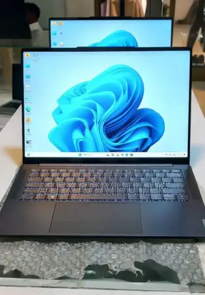 New Laptop Lenovo Yoga 700 32GB Intel Core I7 SSD 1T