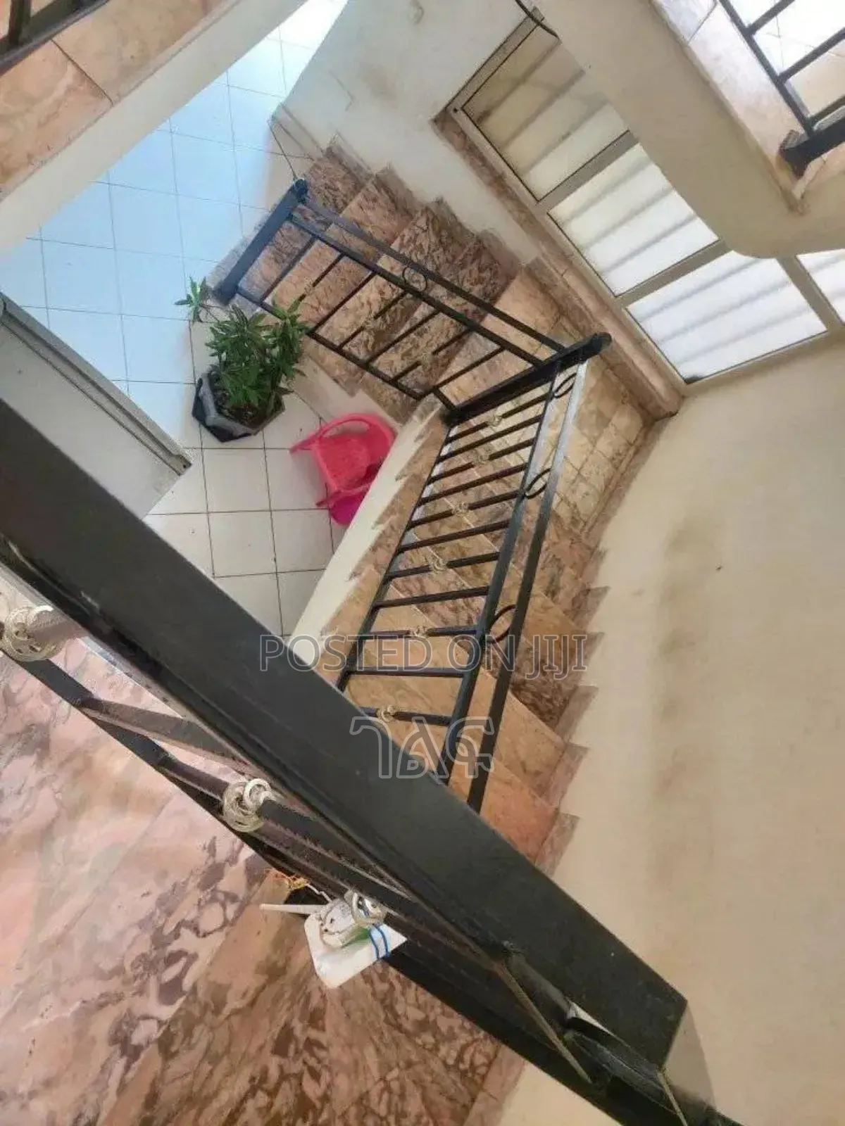 6bdrm House in የግል ለሽያጭ የቀረበ ዘመናዊ, Bole for sale