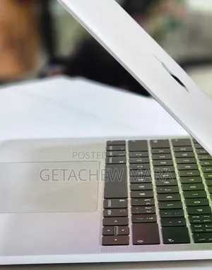 New Laptop Apple MacBook Pro 2019 8GB Intel Core I5 SSD 256GB