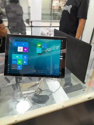 New Laptop Microsoft Surface 8GB Intel Core I5 SSD 256GB