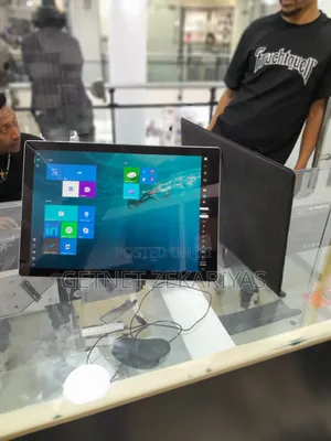 New Laptop Microsoft Surface 8GB Intel Core I5 SSD 256GB