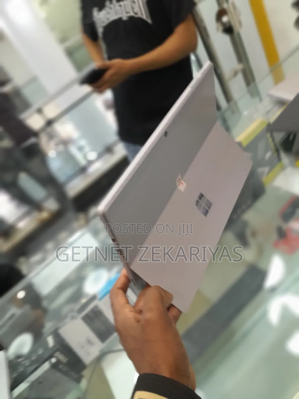 New Laptop Microsoft Surface 8GB Intel Core I5 SSD 256GB