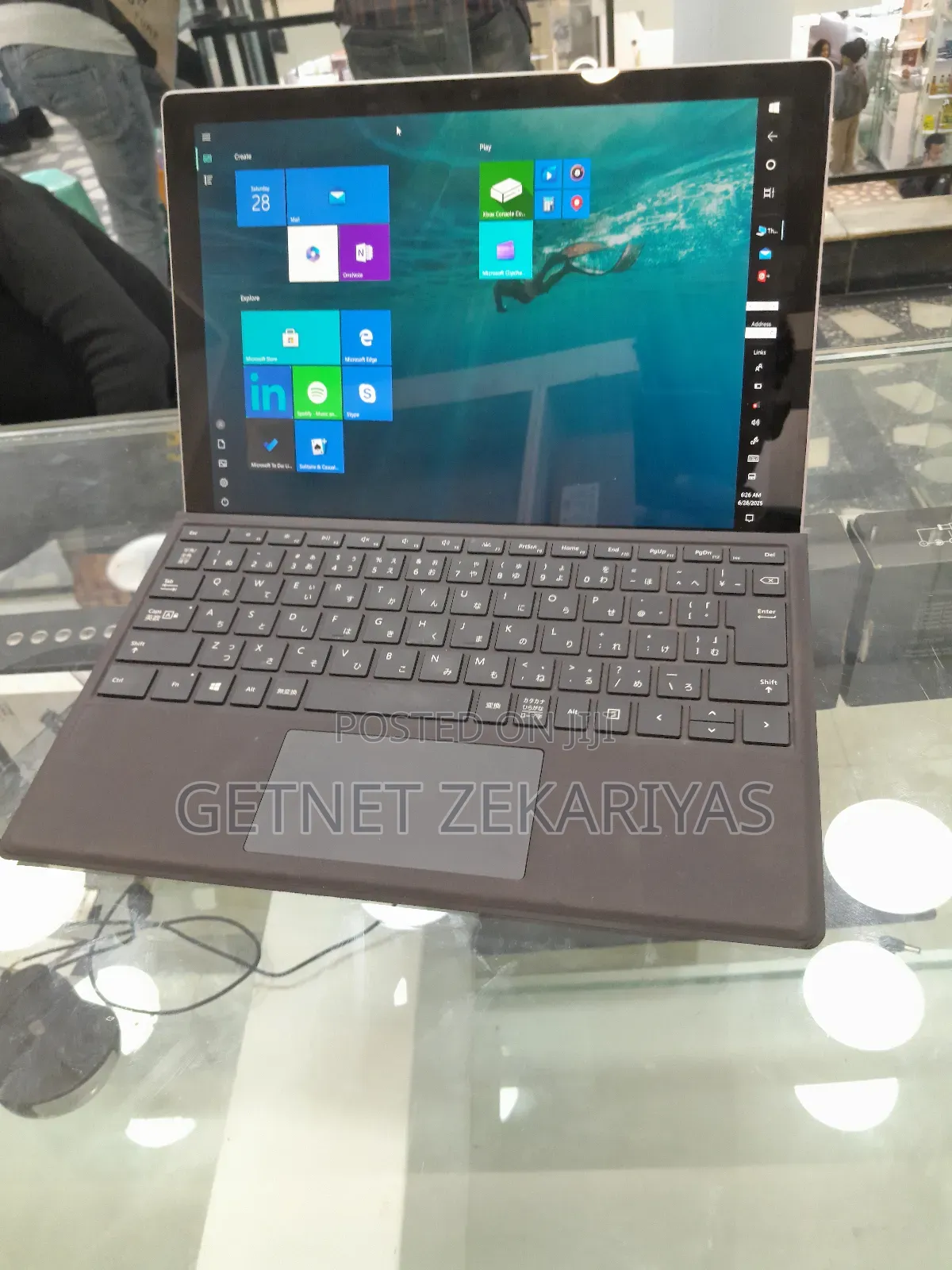 New Laptop Microsoft Surface 8GB Intel Core I5 SSD 256GB