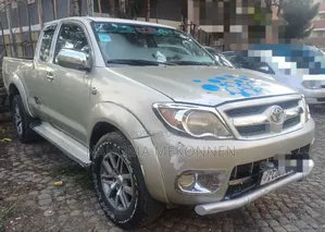 Photo - Toyota Hilux 2007 Silver