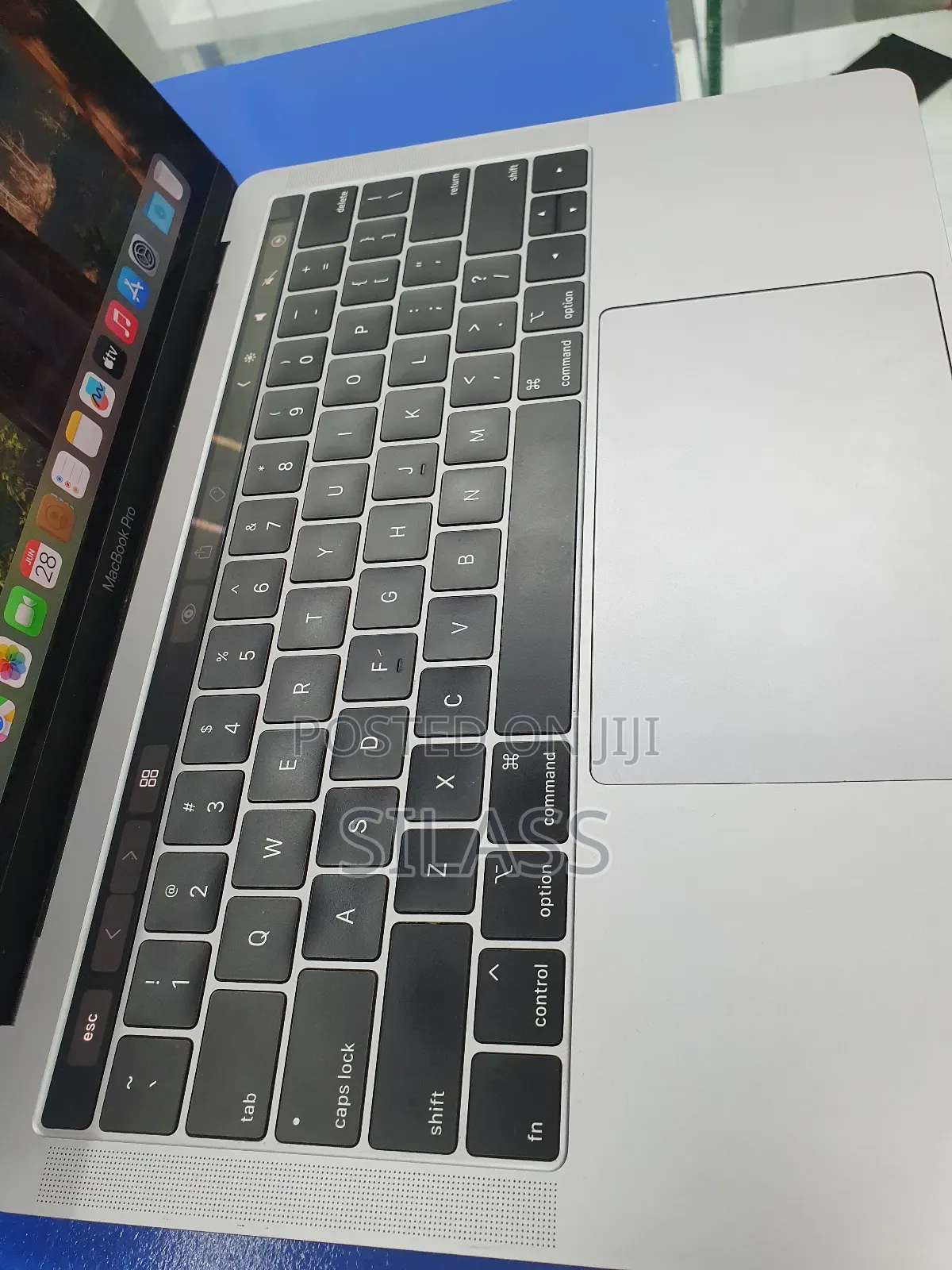 New Laptop Apple MacBook Pro 2019 8GB Intel Core I5 SSD 256GB