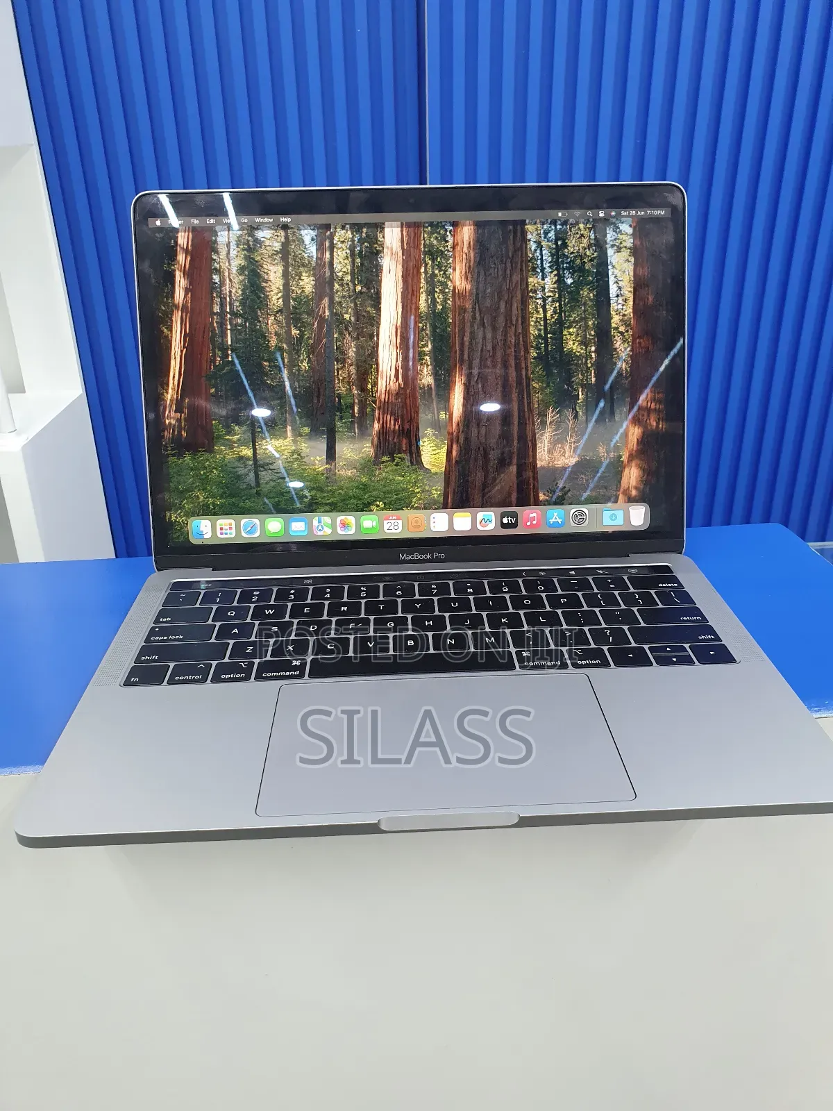 New Laptop Apple MacBook Pro 2019 8GB Intel Core I5 SSD 256GB