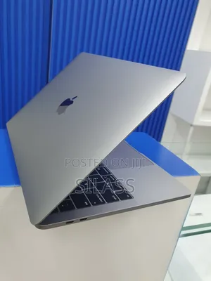 New Laptop Apple MacBook Pro 2019 8GB Intel Core I5 SSD 256GB