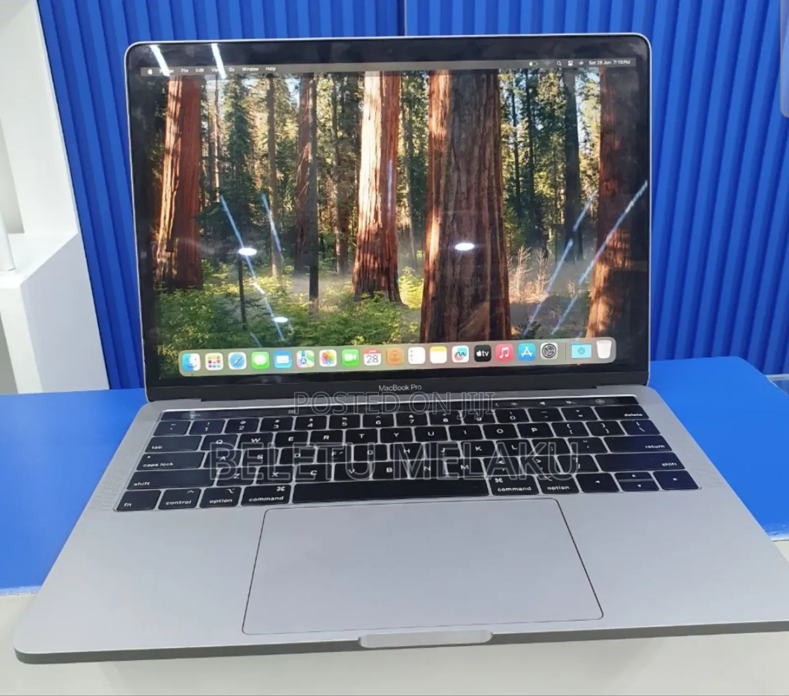 New Laptop Apple MacBook Pro 2019 8GB Intel Core I5 SSD 256GB