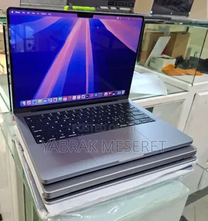 New Laptop Apple MacBook Pro M1 16GB Apple M1 Pro SSD 1T