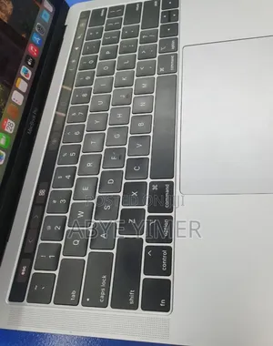 New Laptop Apple MacBook Pro 2019 8GB Intel Core I5 SSD 256GB