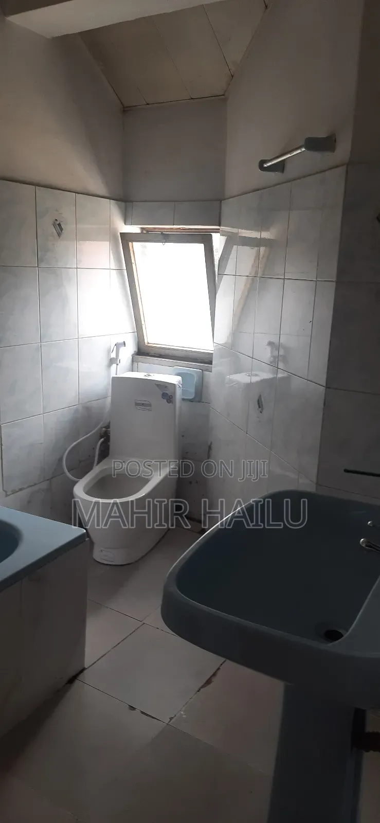 7bdrm House in House, Bole for rent