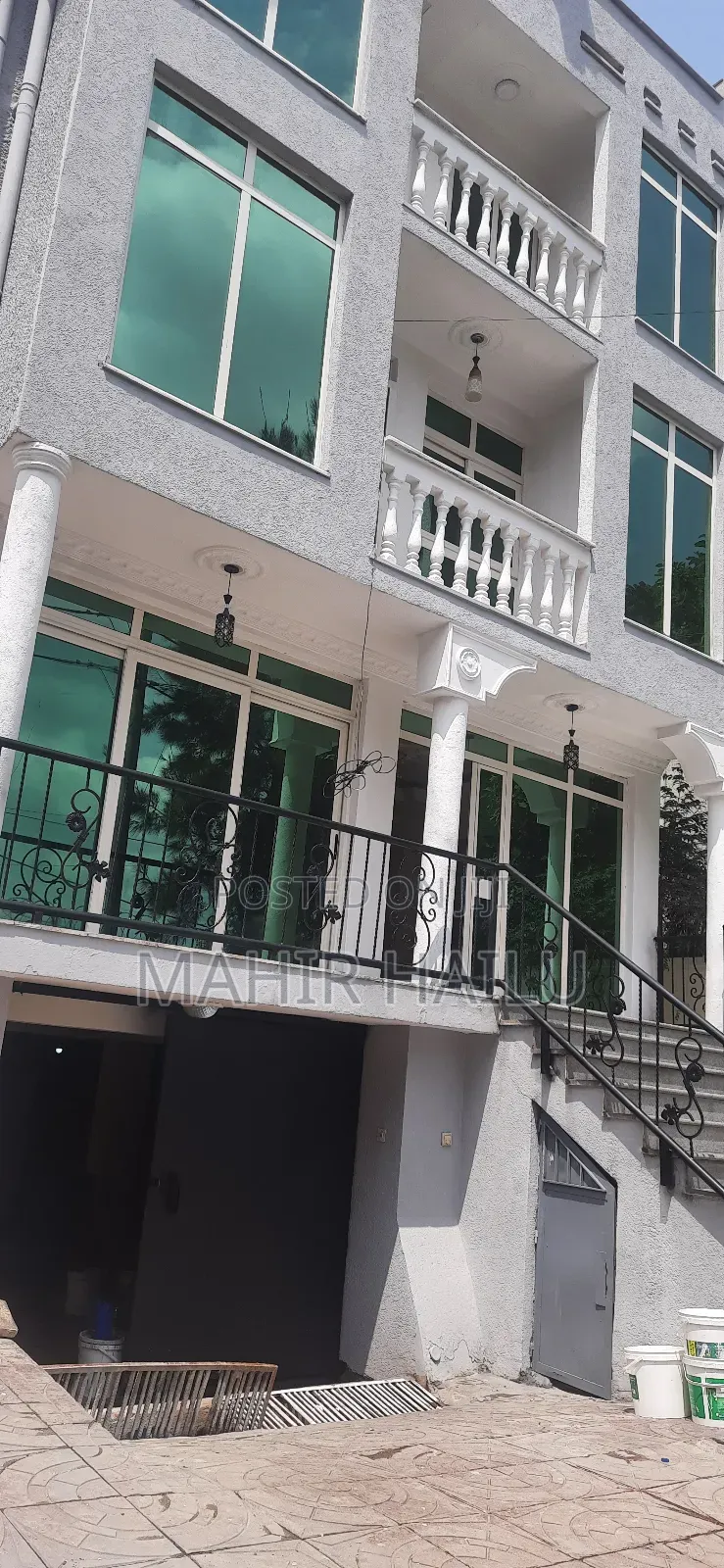 7bdrm House in House, Bole for rent