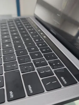 Photo - New Laptop Apple MacBook Pro 2019 8GB Intel Core I5 SSD 256GB