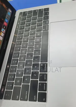 New Laptop Apple MacBook Pro 2019 8GB Intel Core I5 SSD 256GB