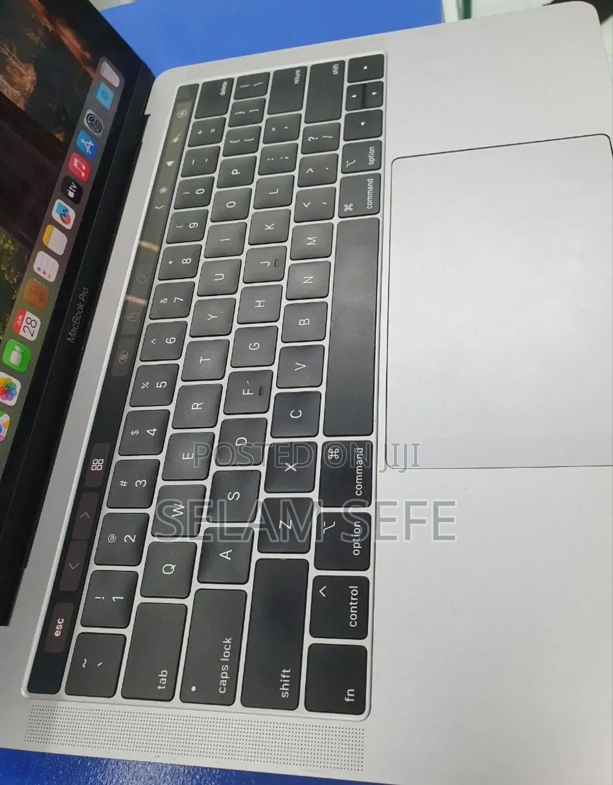 New Laptop Apple MacBook Pro 2019 8GB Intel Core I5 SSD 256GB