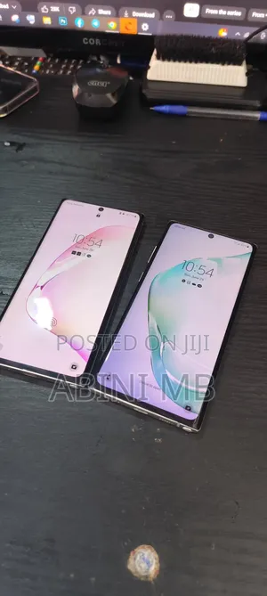 Photo - Samsung Galaxy Note 10 Plus 5G 256 GB Silver