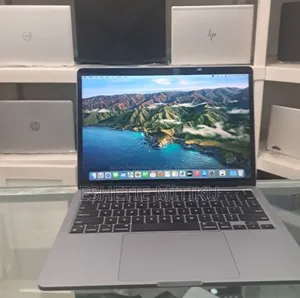 Photo - New Laptop Apple MacBook Pro 2019 8GB Intel Core I5 SSHD+SSD 256GB