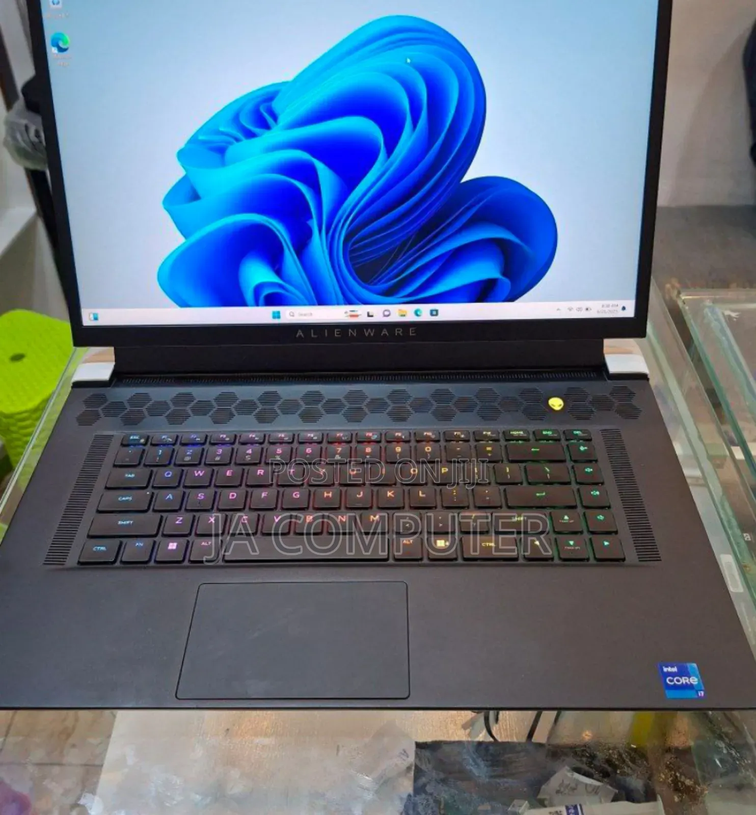 New Laptop Alienware M17x R2 32GB Intel Core I7 SSD 1T