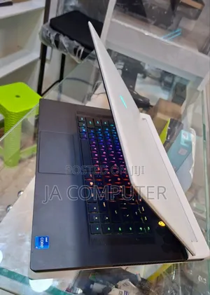 New Laptop Alienware M17x R2 32GB Intel Core I7 SSD 1T