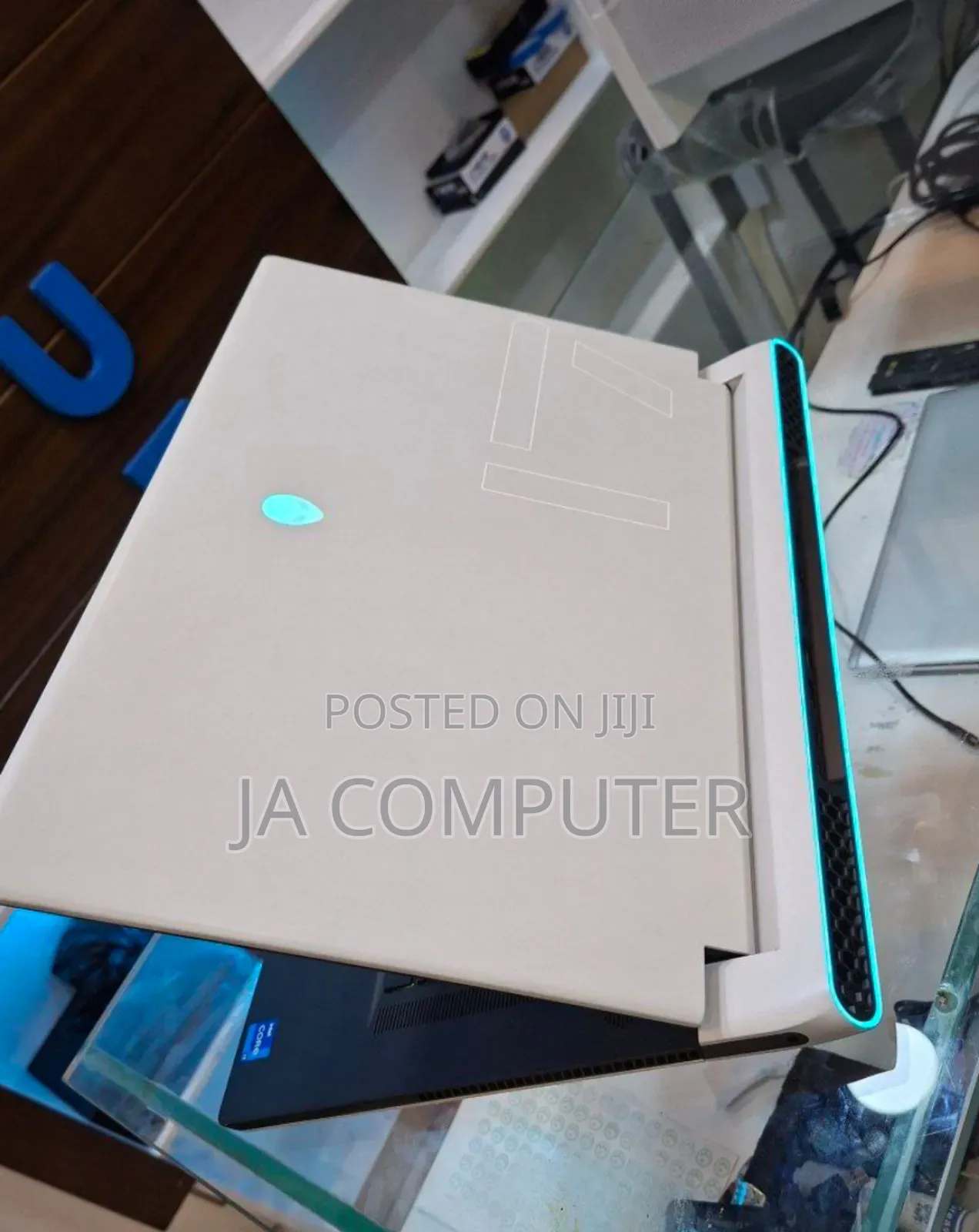 New Laptop Alienware M17x R2 32GB Intel Core I7 SSD 1T