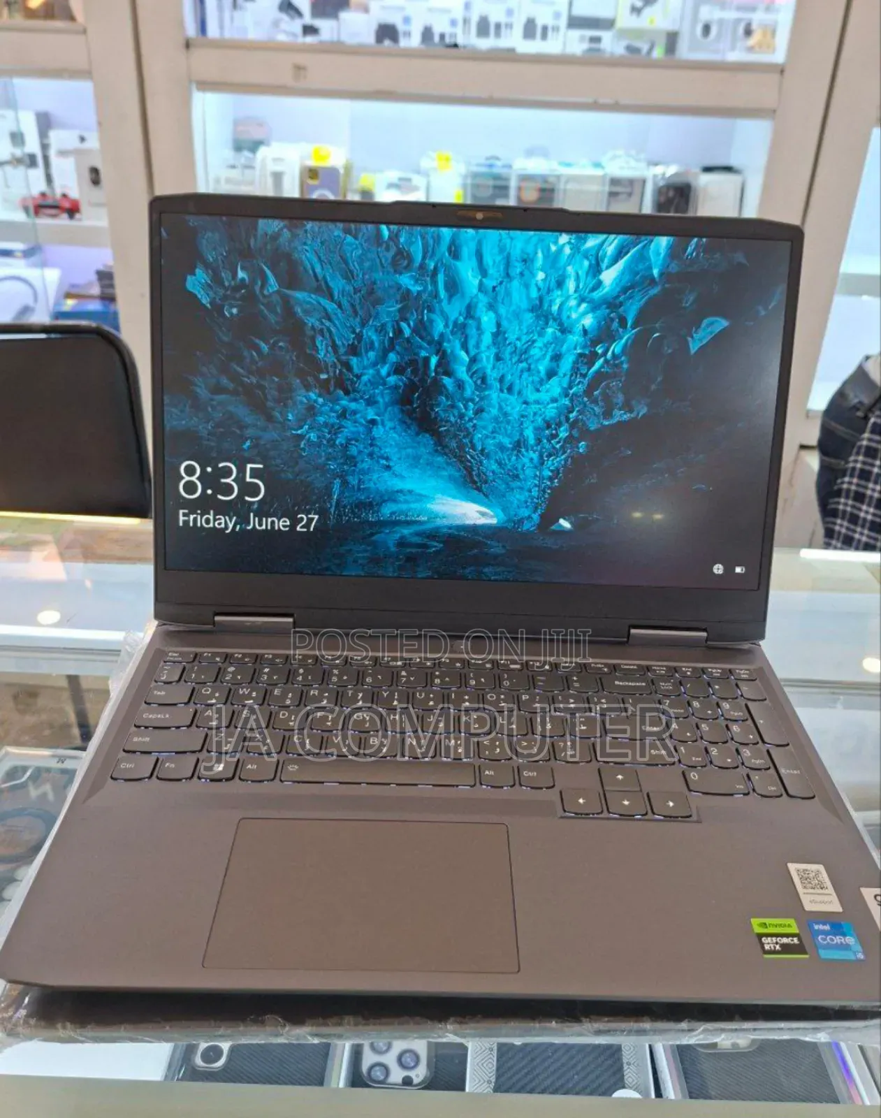 New Laptop Lenovo LOQ 15IRH8 16GB Intel Core I5 SSD 512GB