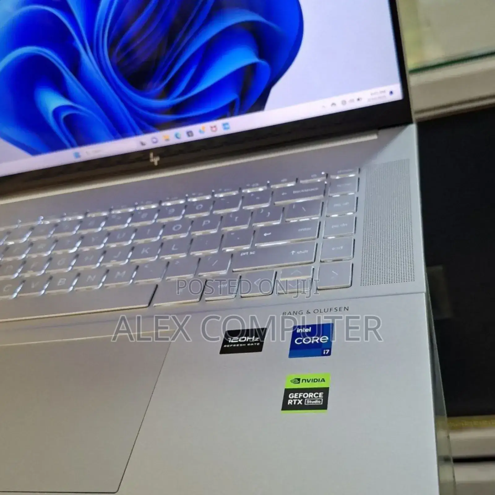 New Laptop HP Envy X360 16GB Intel Core I7 SSD 1T