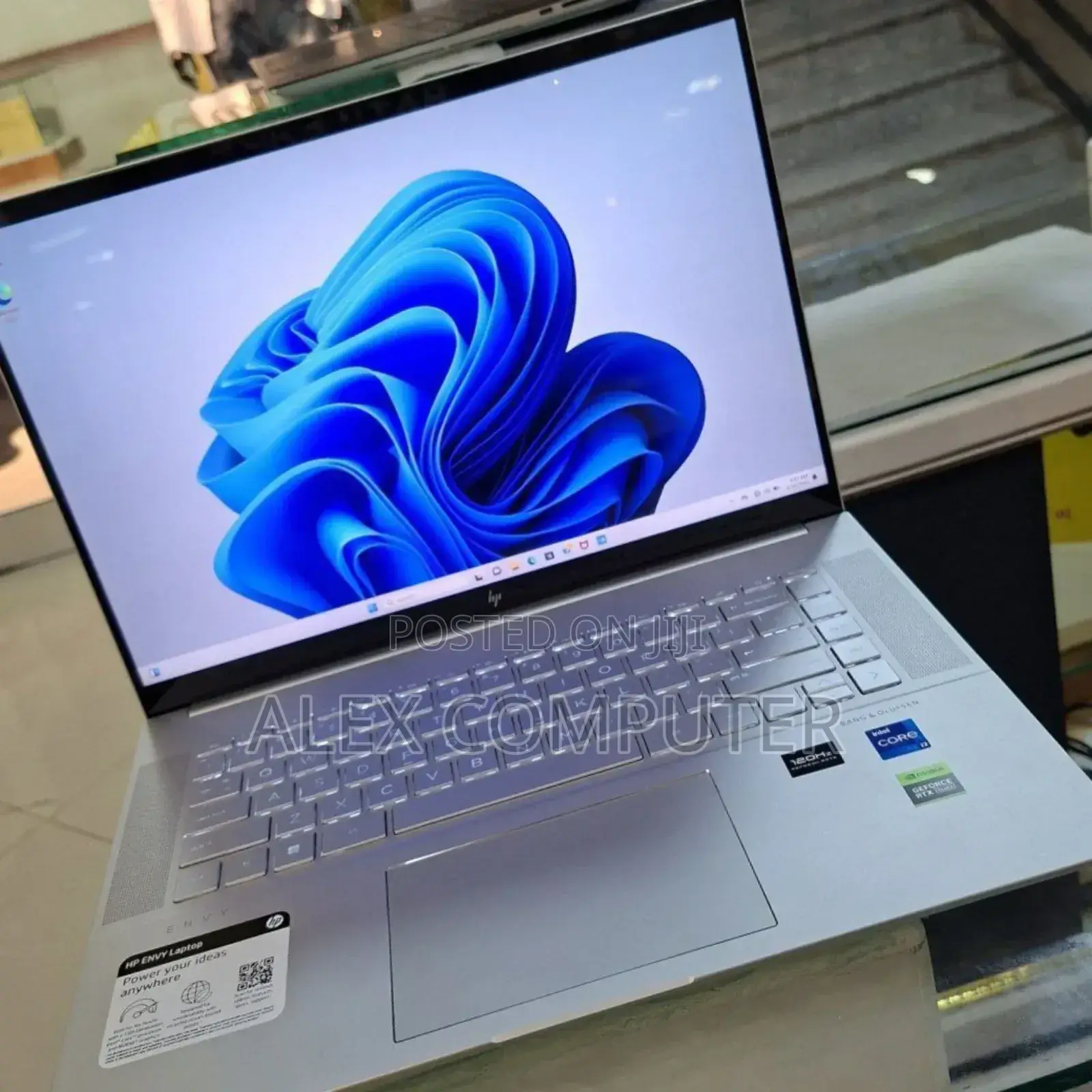 New Laptop HP Envy X360 16GB Intel Core I7 SSD 1T