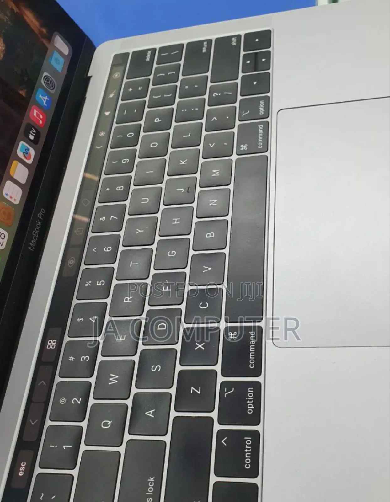 New Laptop Apple MacBook Pro 2019 8GB Intel Core I5 SSD 256GB