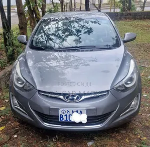 Photo - Hyundai Avante 2015 Silver