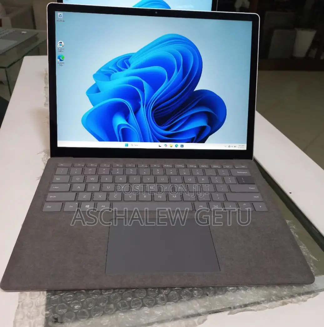 New Laptop Microsoft Surface 16GB Intel Core I7 SSD 512GB