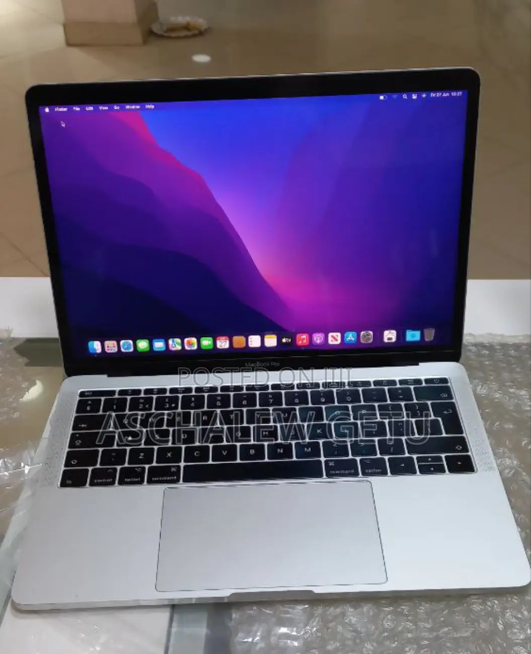 New Laptop Apple MacBook Pro 2017 8GB Intel Core I5 SSD 256GB