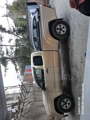 Toyota Tacoma PreRunner Access Cab I4 2005 Gold