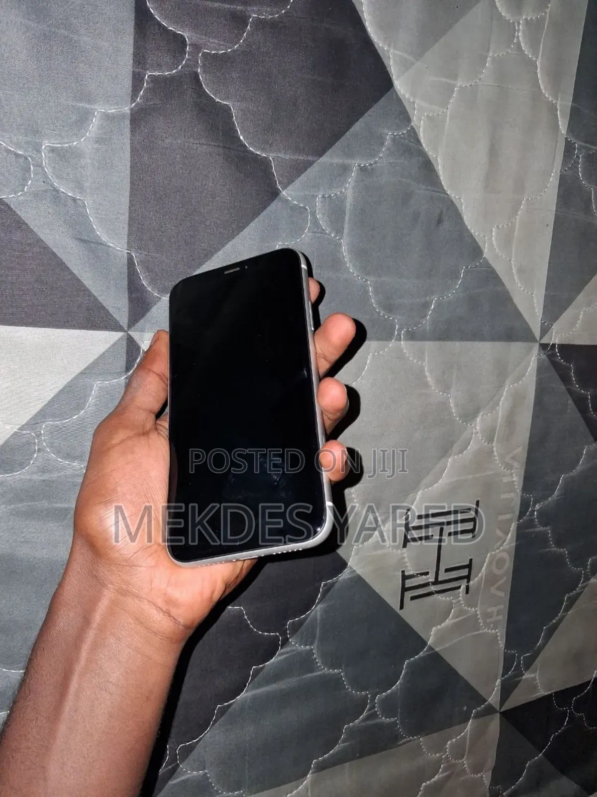 New Apple iPhone XR 64 GB White