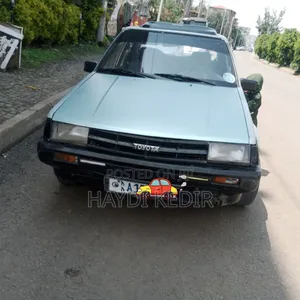 Photo - Toyota Corolla 1986 Blue