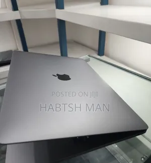 Photo - New Laptop Apple MacBook Pro 2019 8GB Intel Core I5 SSD 256GB