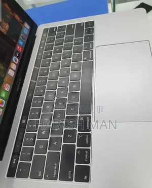 New Laptop Apple MacBook Pro 2019 8GB Intel Core I5 SSD 256GB