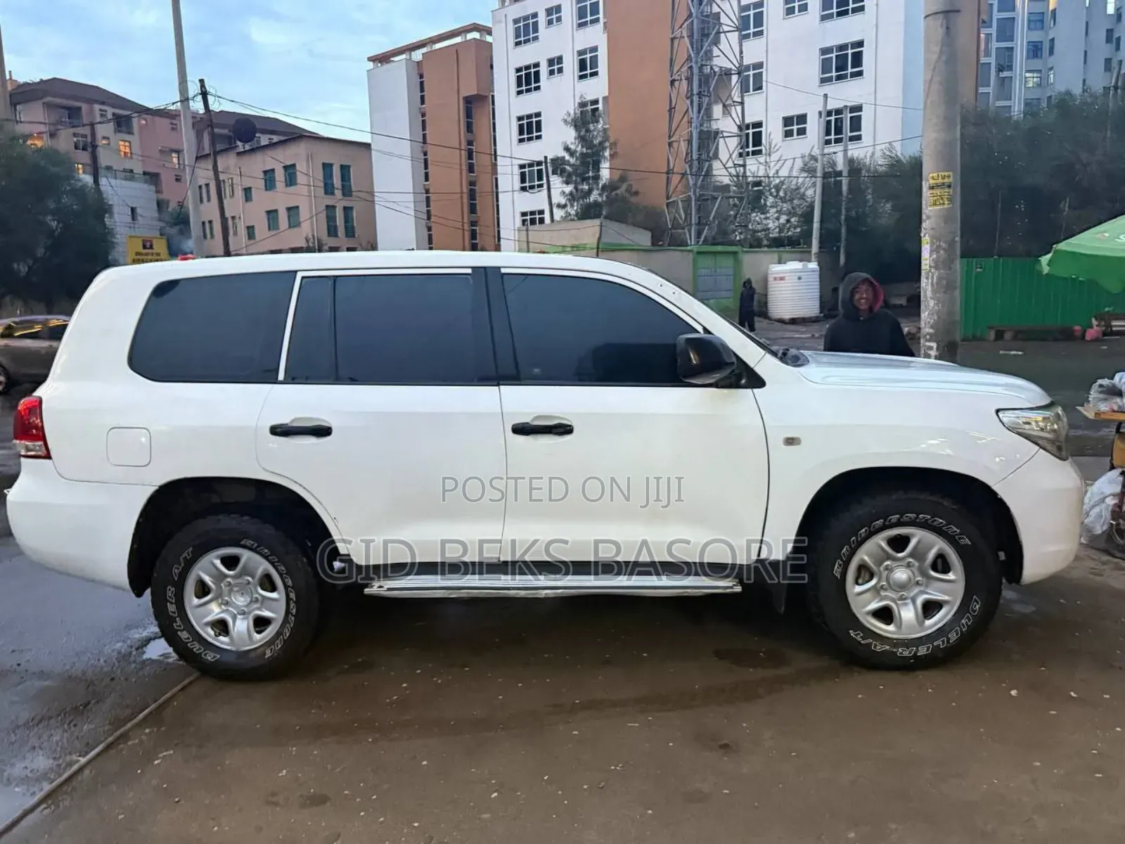 Toyota Land Cruiser 2009 White