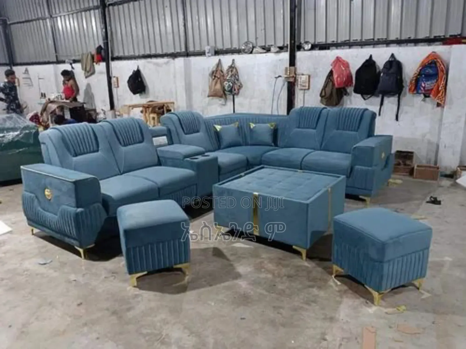 Dreamy Dwell Sofa Design With Table