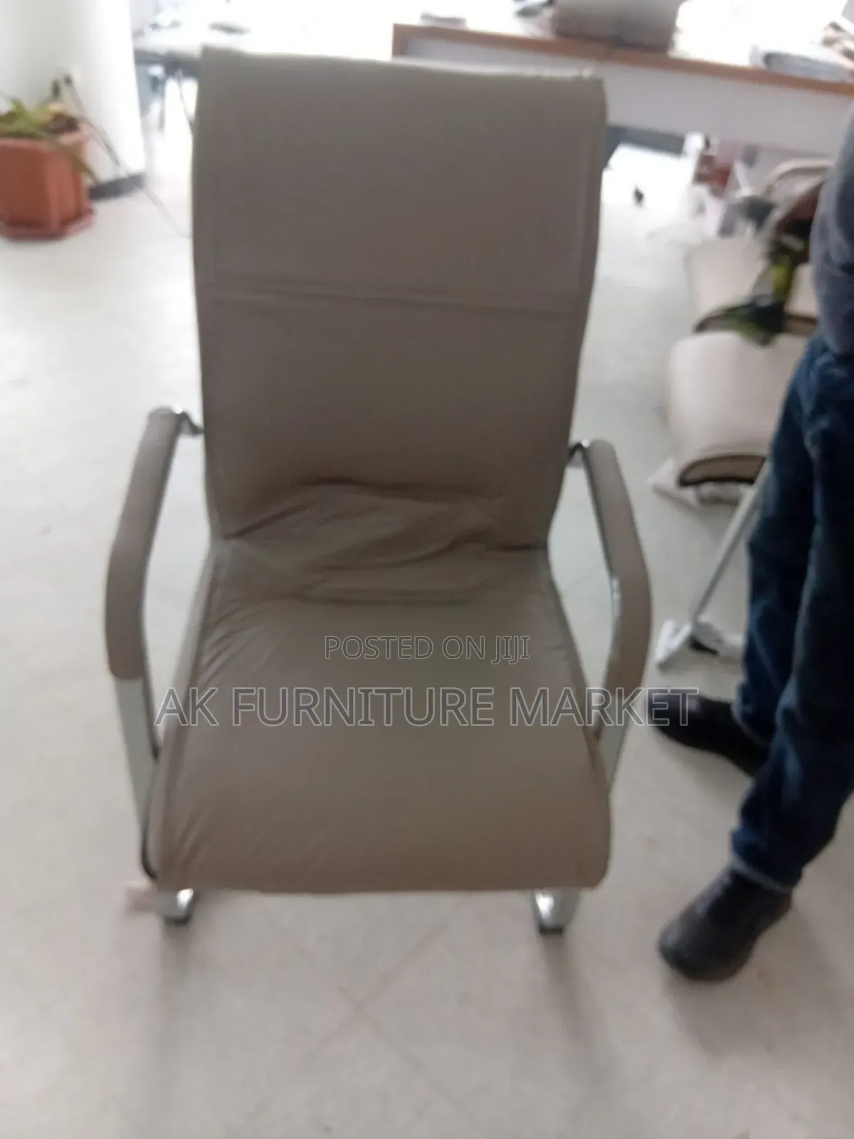 Modern Office Guest and Staff Chair