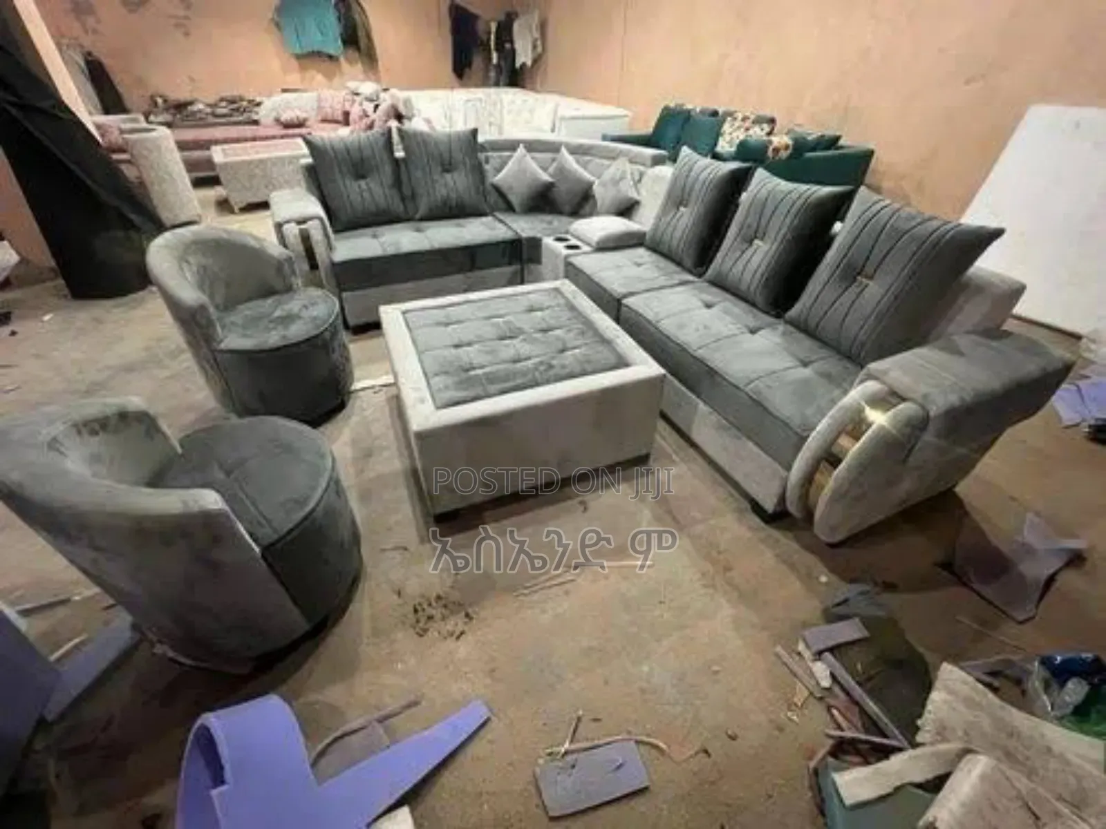 Charming Base Sofa Design With Table