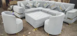 Reflective Rest Sofa Design With Table