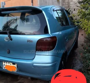 Toyota Vitz 2002 Blue