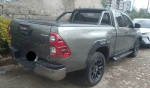 Toyota Hilux Revo Smart Cab Deisel 2.4 AWD 2022 Gray