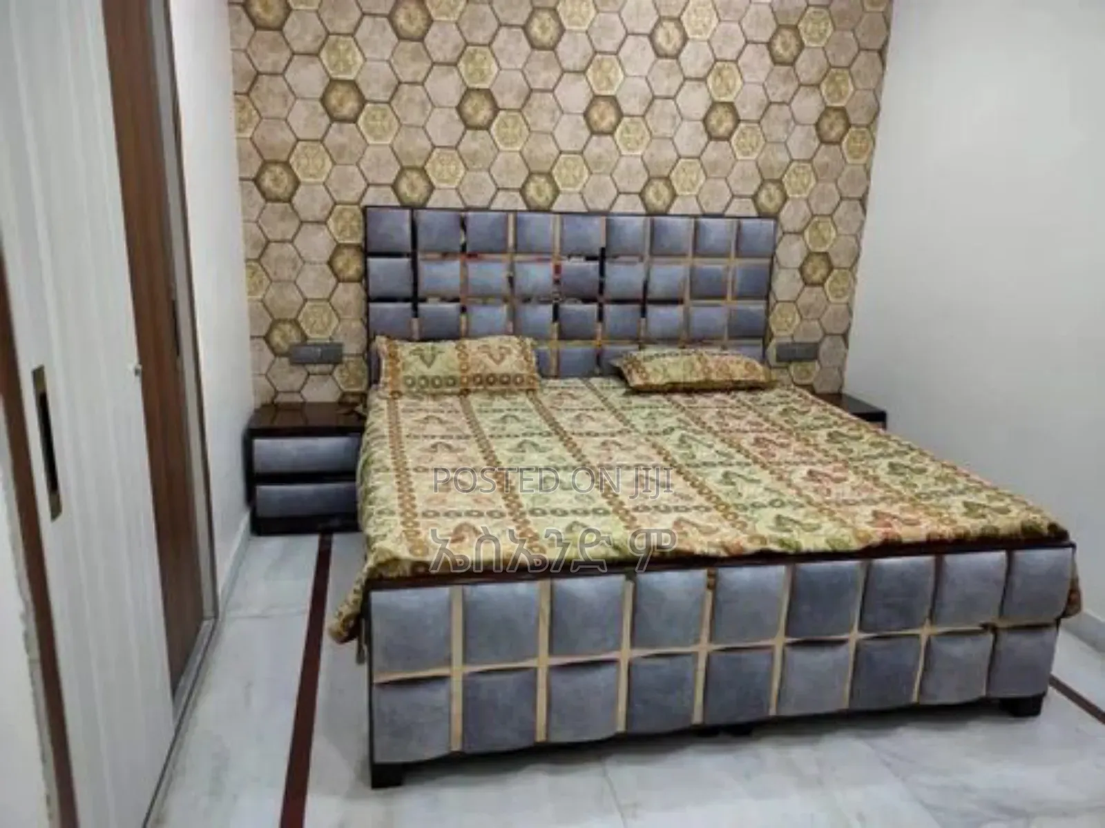 Low Poster Bed Design