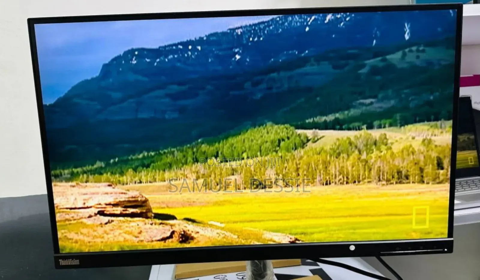 Lenovo Frameless Monitor