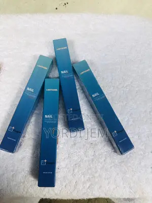 Photo - ጥፍሮ የጠቆረ የበለዘ የማደግ አቅም ያነሰው እንግደያው