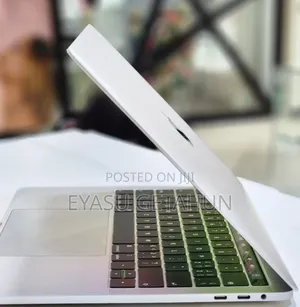 New Laptop Apple MacBook Pro 2019 8GB Intel Core I5 SSD 256GB